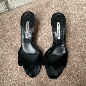 Manolo Blahnik black slide size 38